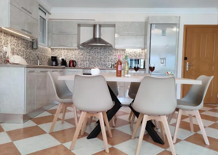 Blue Lagoon Luxury G2 *