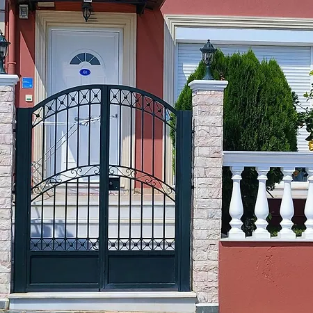 Blue Lagoon Luxury G2 *