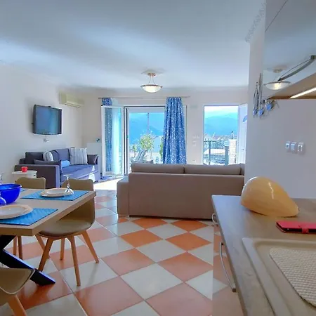 Blue Lagoon Luxury G2 *