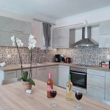 Blue Lagoon Luxury G2 *