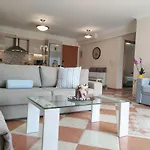 Blue Lagoon Luxury G2 Apartamento *